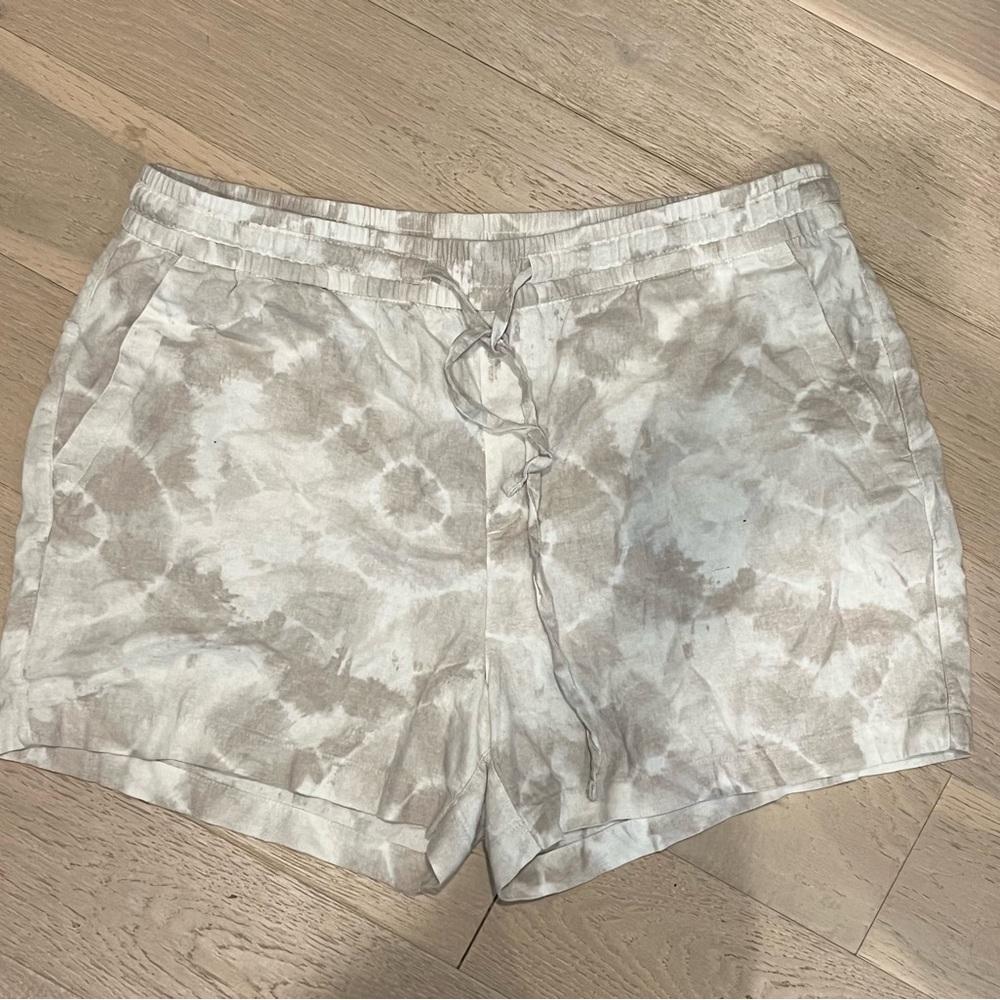 Old Navy Gray Shorts Lightweight Tie-Dye